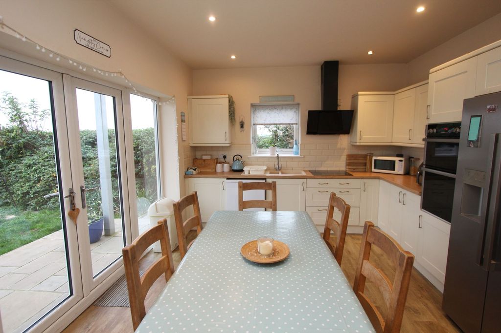 Property photo 3 of 50