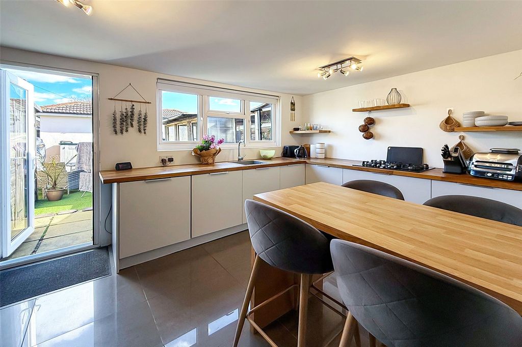 Property photo 2 of 19 Picture No. 29