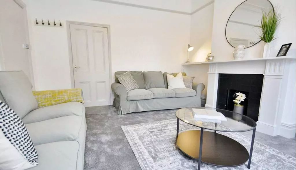 Property photo 2 of 12