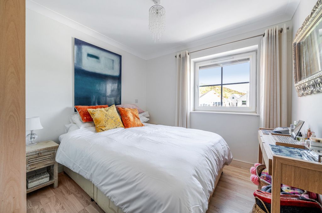 Property photo 3 of 13 1454255-3-69Fa04B...