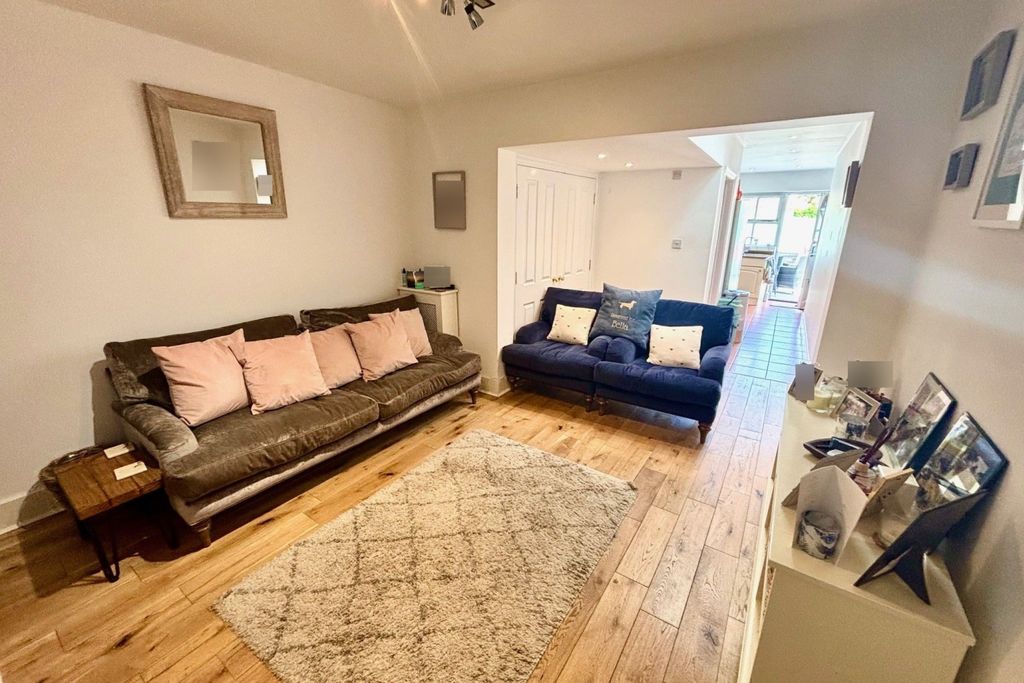 Property photo 2 of 10 Sitting Room
