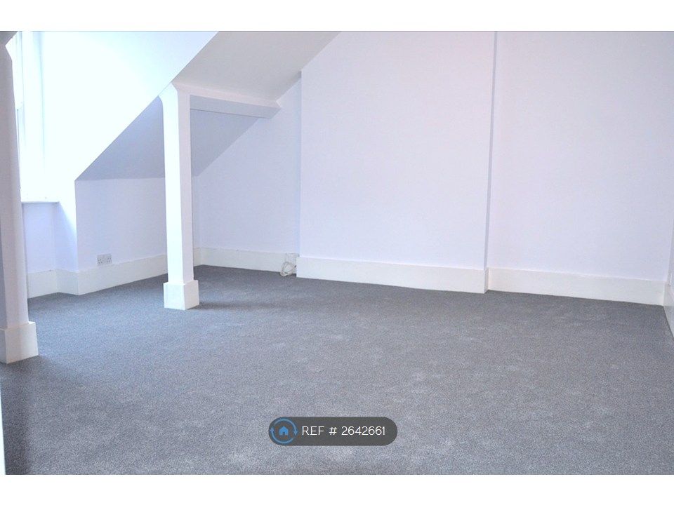 Property photo 3 of 14 Livingroom3