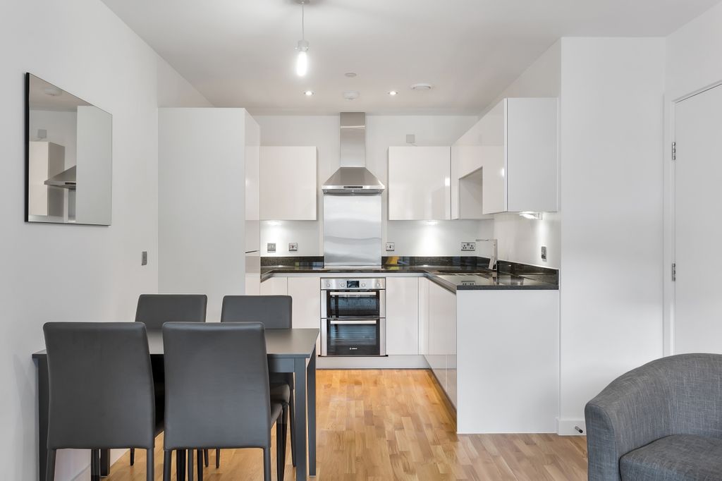 Property photo 2 of 9 Kitchen