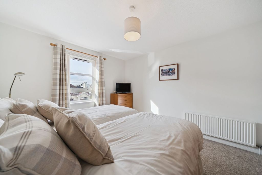 Additional image 11 of 2 bed flat for saleFlat 3, 12 Campbell Street, Helensburgh G84