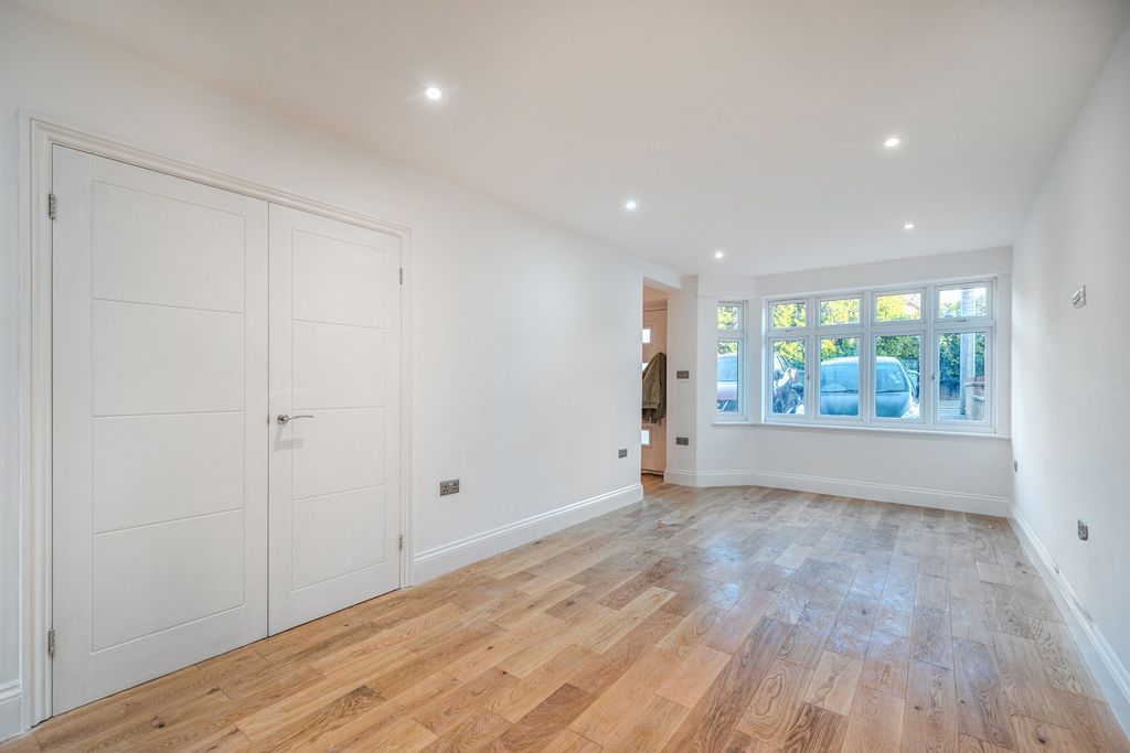 Property photo 2 of 24 Reception