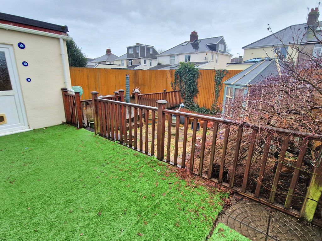 Property photo 2 of 22