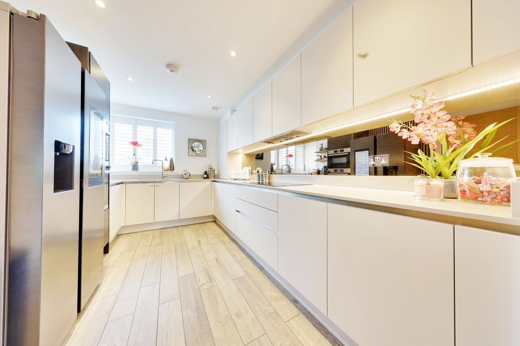 Property photo 3 of 26