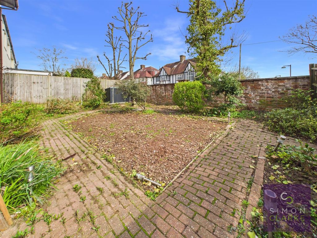 Property photo 2 of 21 Cam05425G0-Pr0110-Still011.Jpg