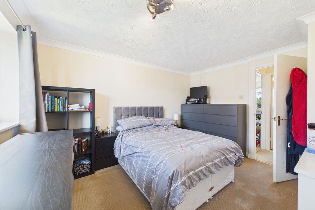 Property photo 3 of 12