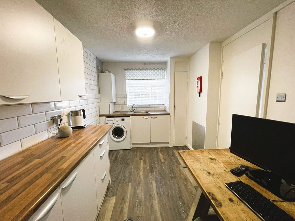 Property photo 2 of 13 Picture No. 04