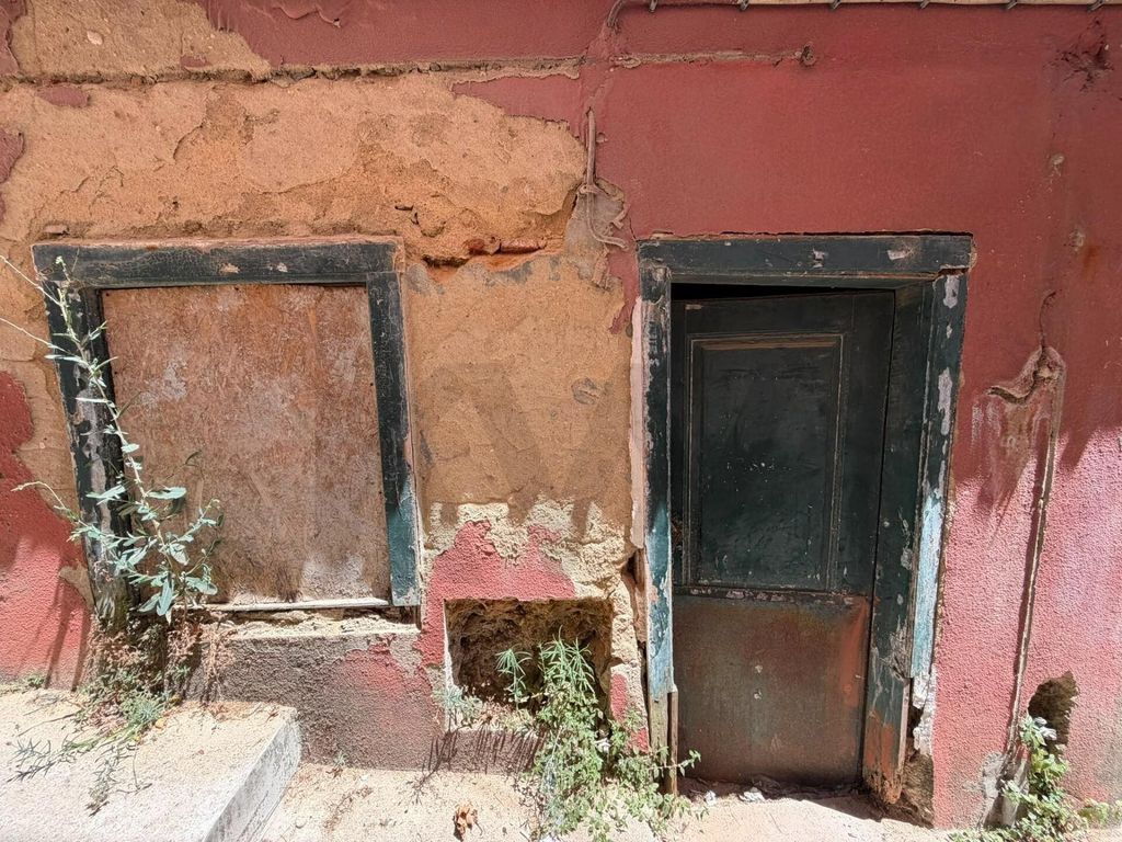 Property photo 1 of 19 Beato | Two Contiguous Fractions With Rehabilitation Potential