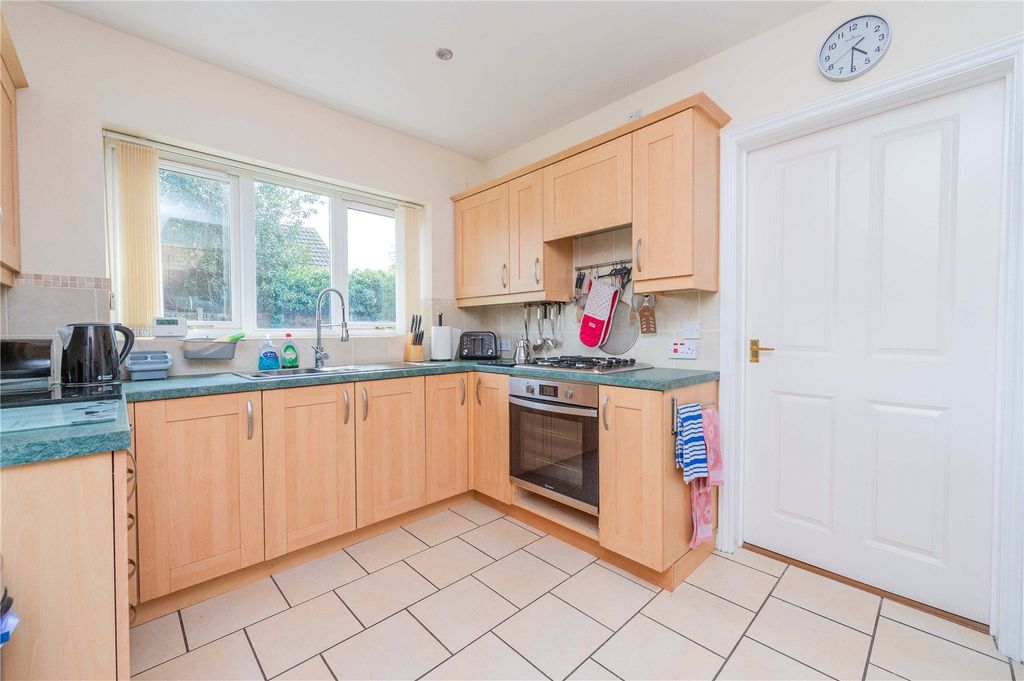 Property photo 2 of 43 Picture No. 31