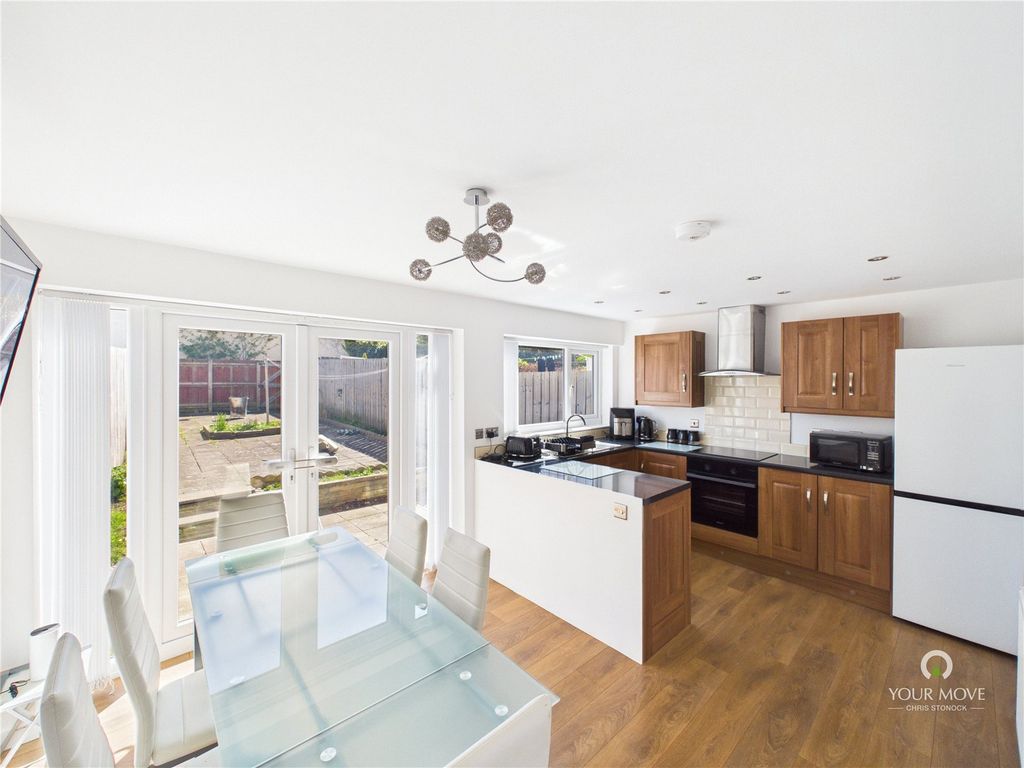 Property photo 3 of 16 Picture No. 15