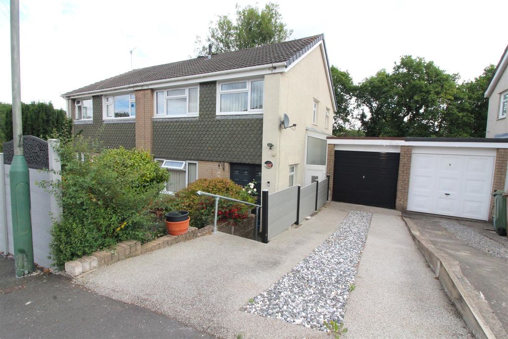 Property photo 1 of 29 Outside