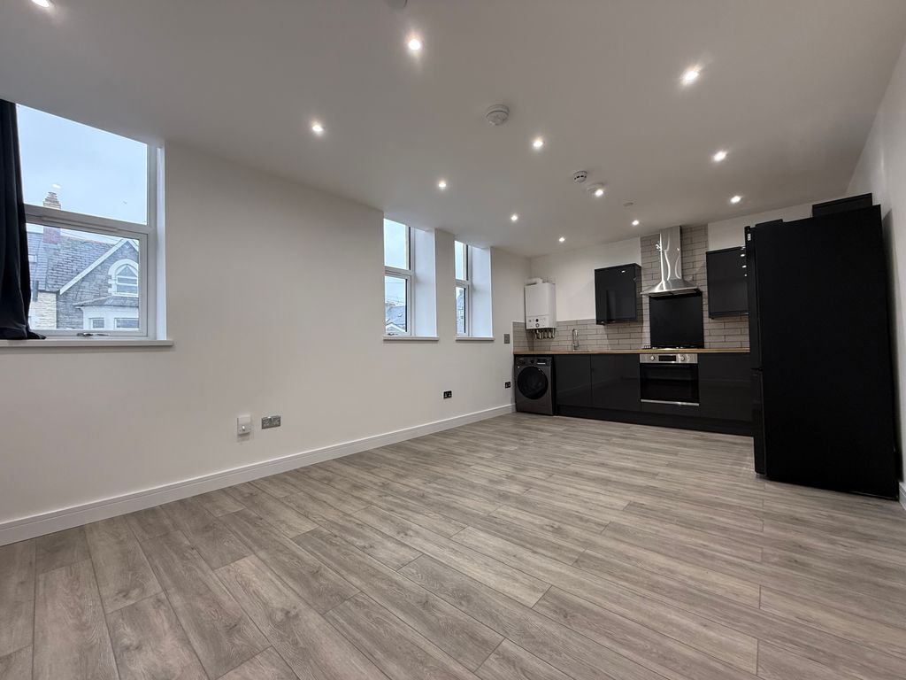 Property photo 2 of 11 Front