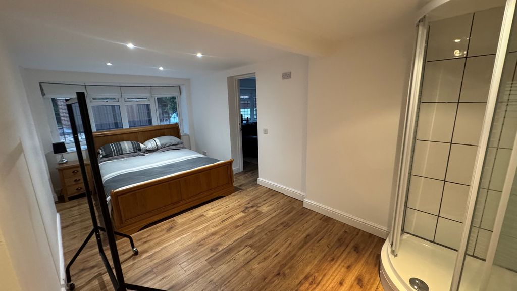 Property photo 3 of 6 Living Room