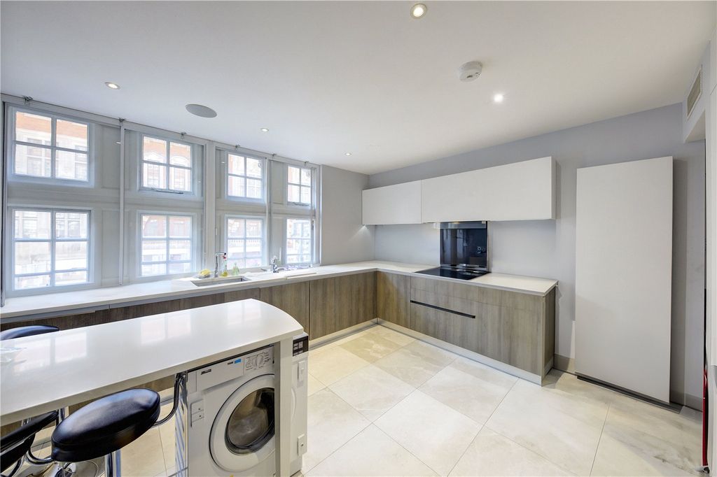 Property photo 3 of 10 Picture No. 04
