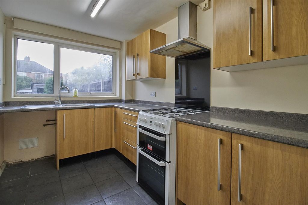 Property photo 2 of 9 Ashby Road , Hinckley  4.Jpg