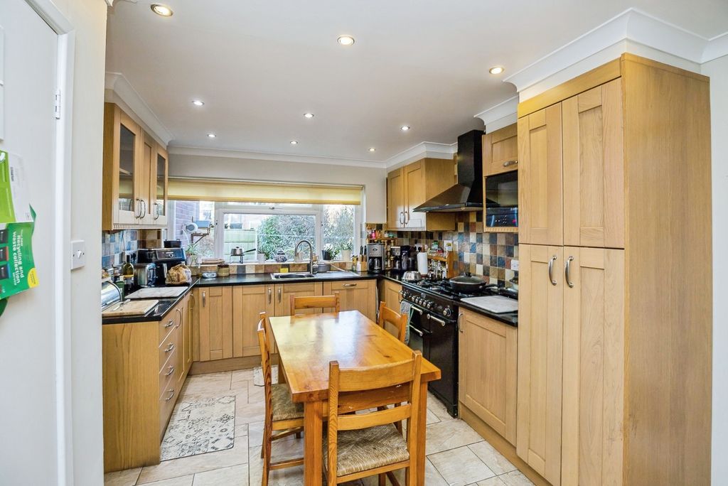 Property photo 2 of 19 Photo