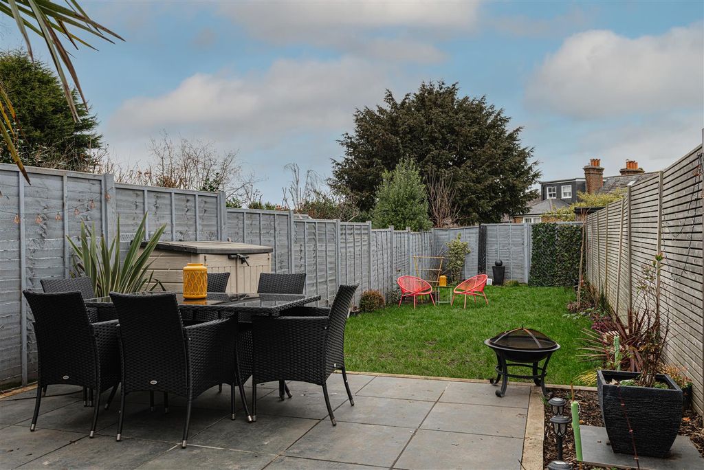 Property photo 3 of 13