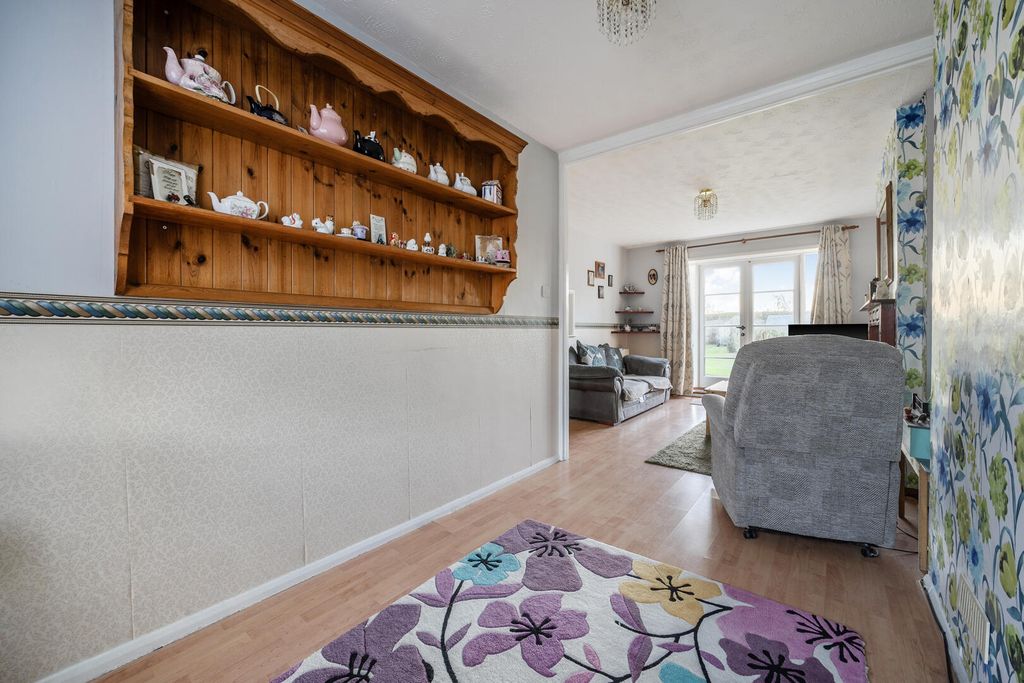 Property photo 3 of 16 Living Room