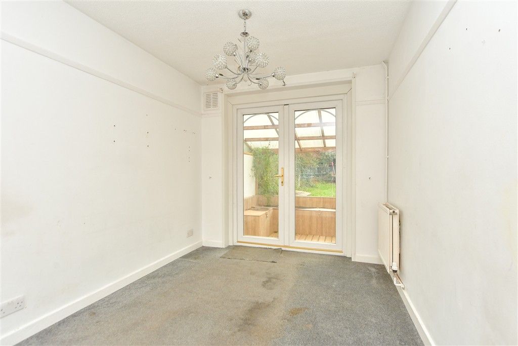 Property photo 3 of 12 Lounge/Diner