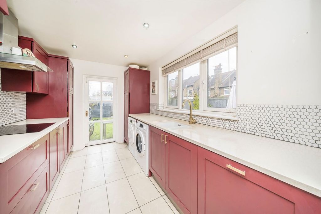 Property photo 3 of 8