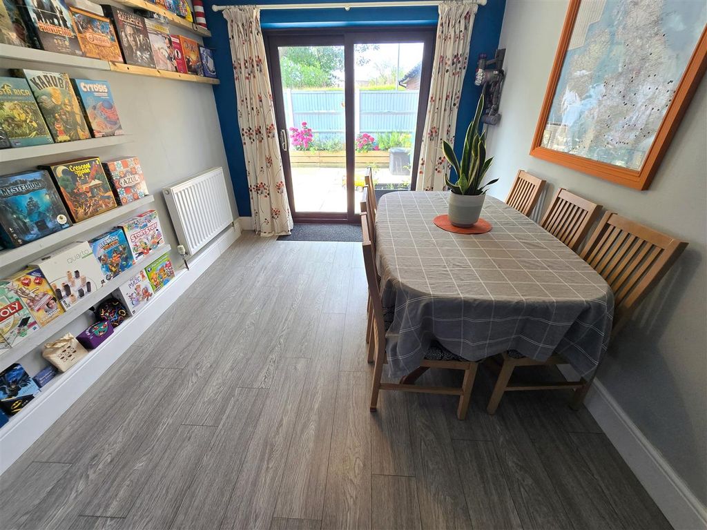 Property photo 3 of 16 Dining Room