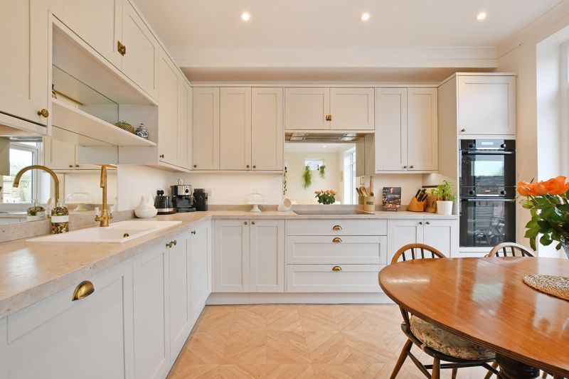 Property photo 3 of 35 Dining Kitchen