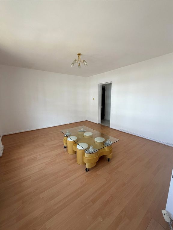 Property photo 1 of 14 Picture No. 01