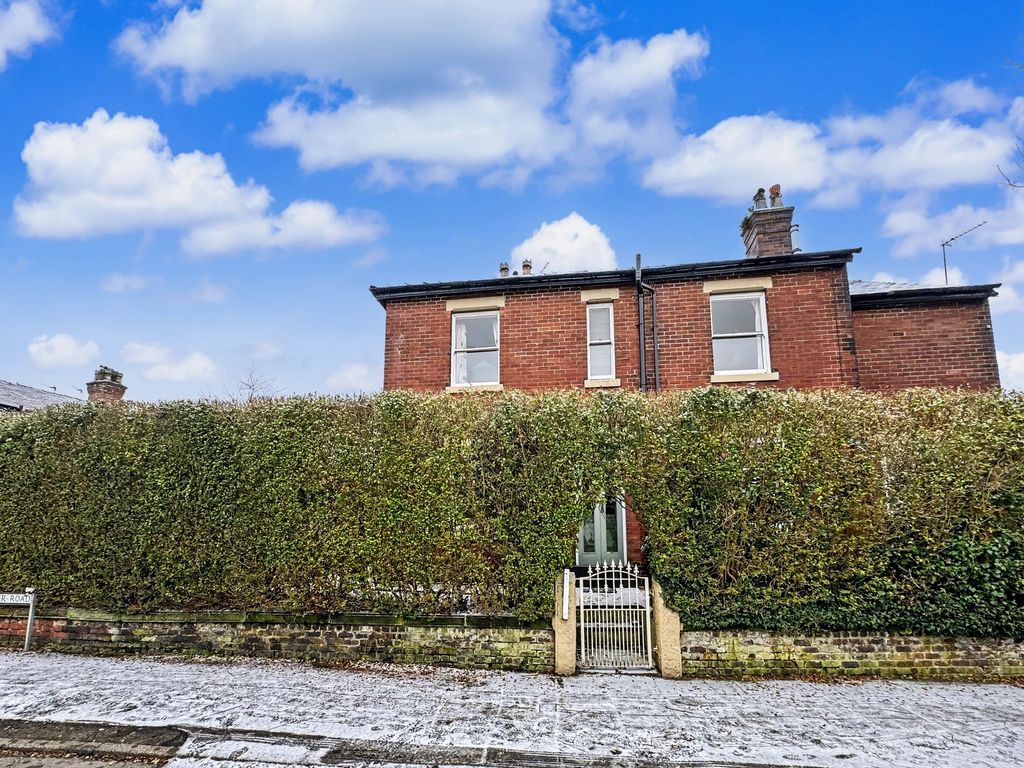 Property photo 1 of 25