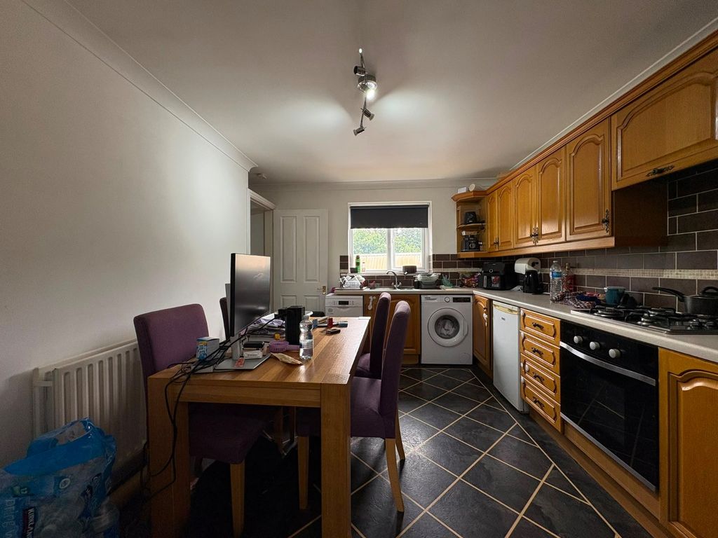 Property photo 2 of 6 Picture No. 27