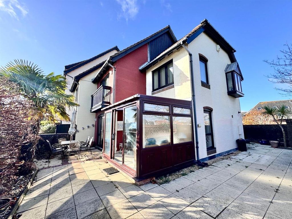 Property photo 1 of 32 Photo-2025-11-10-13-40-51 2.Jpg