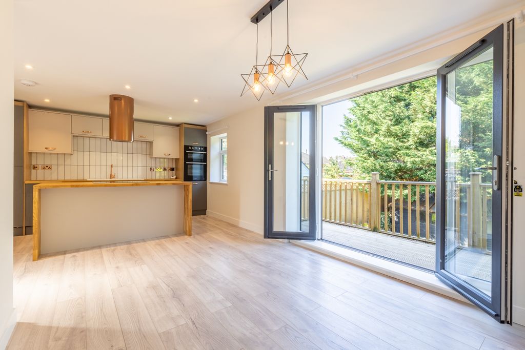 Property photo 2 of 21 5 Highlow Road - Pl-8