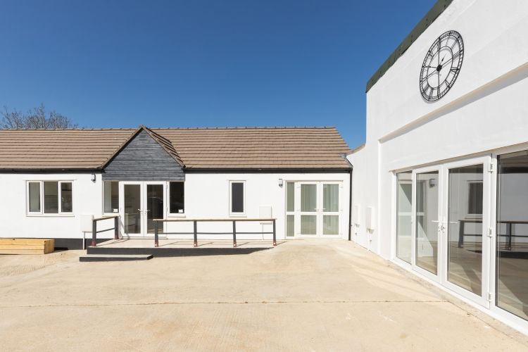 Property photo 1 of 9 278321