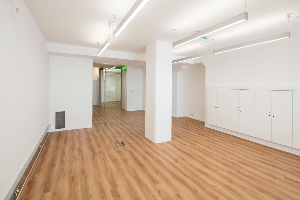 Property photo 2 of 14 Office Space