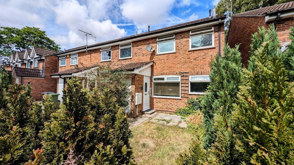Property photo 1 of 11 61 Canterbury Close Front Shot 3.Jpg