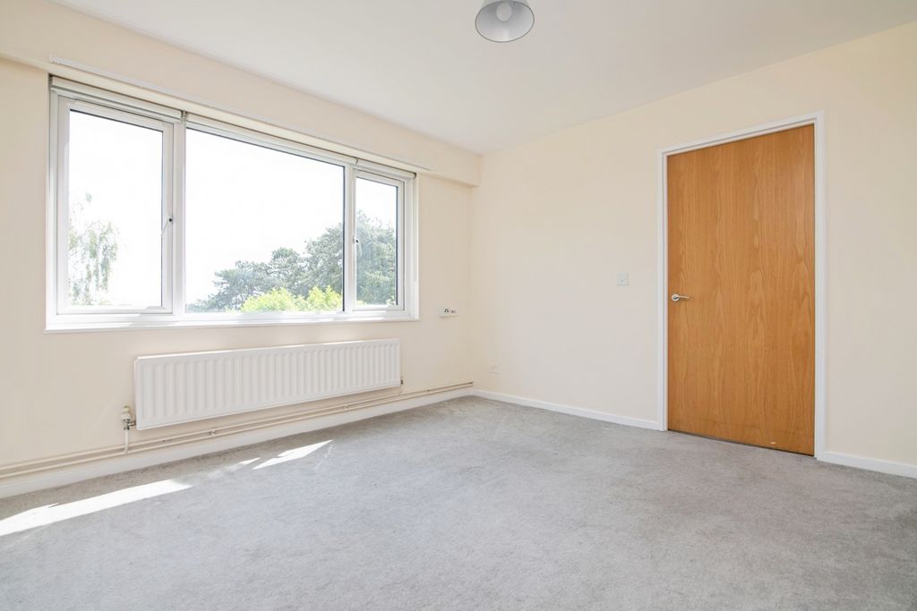 Property photo 2 of 12 Photo