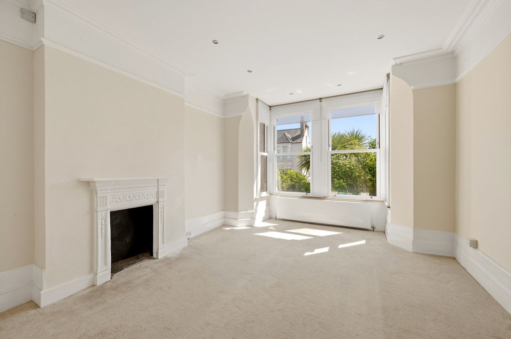 Property photo 3 of 11 Picture No. 20