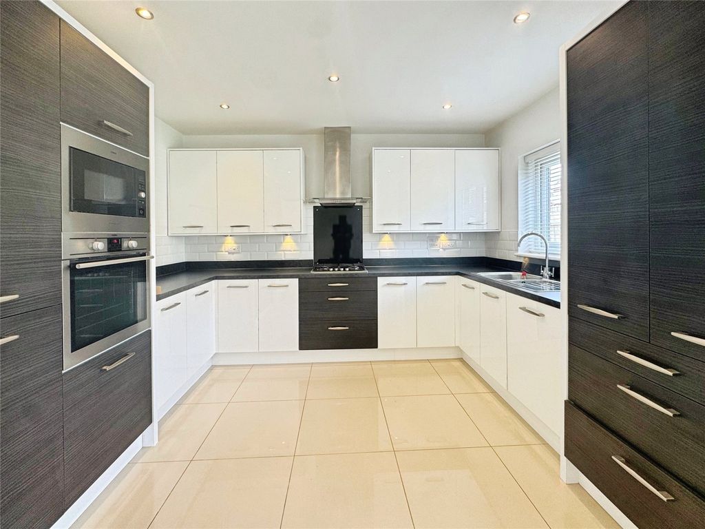Property photo 2 of 15 Picture No. 06