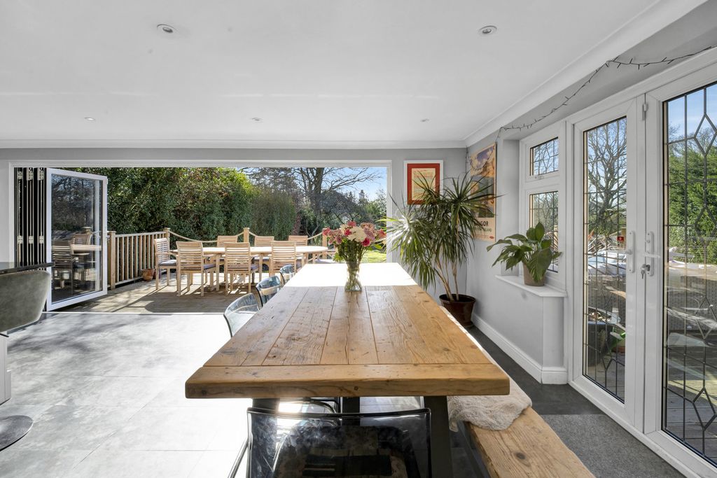 Property photo 2 of 29