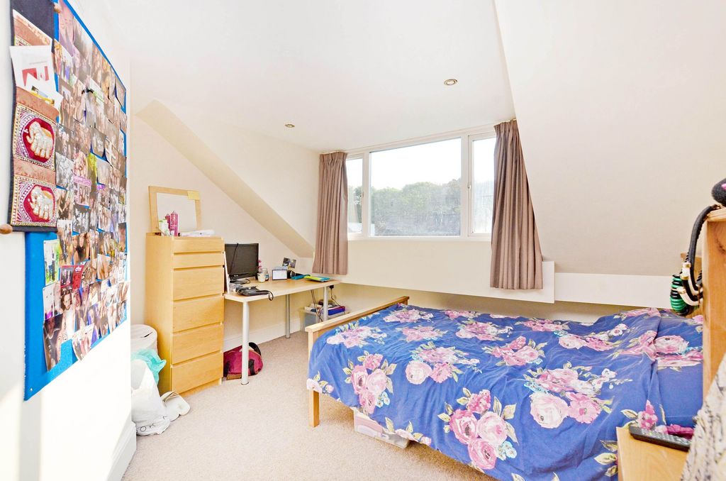 Property photo 3 of 8