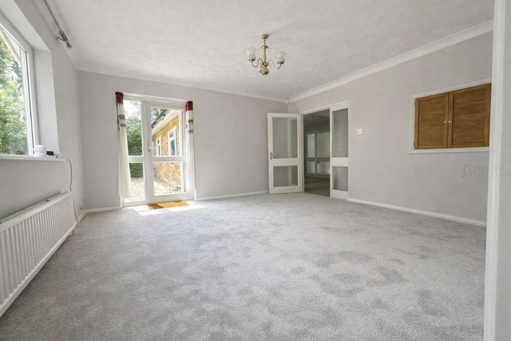 Property photo 3 of 17 Dining Room