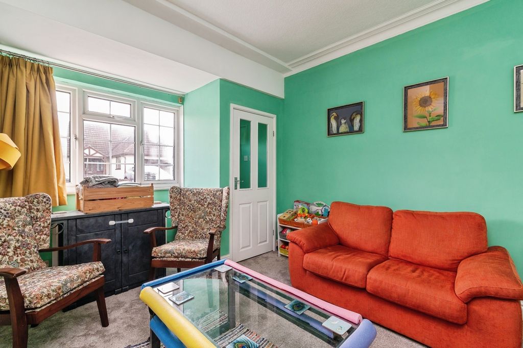 Property photo 3 of 19 Pbox-Img.Jpg