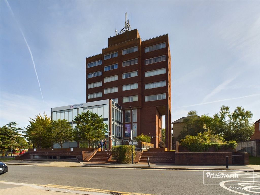 Property photo 1 of 7 External