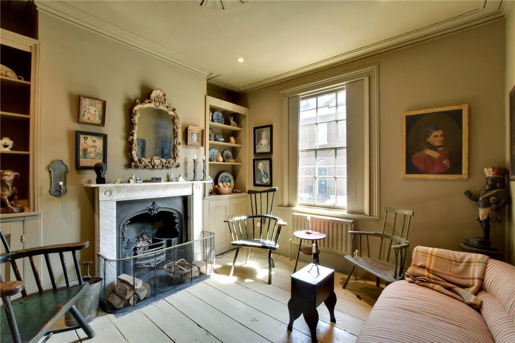 Property photo 2 of 25 Picture No. 32