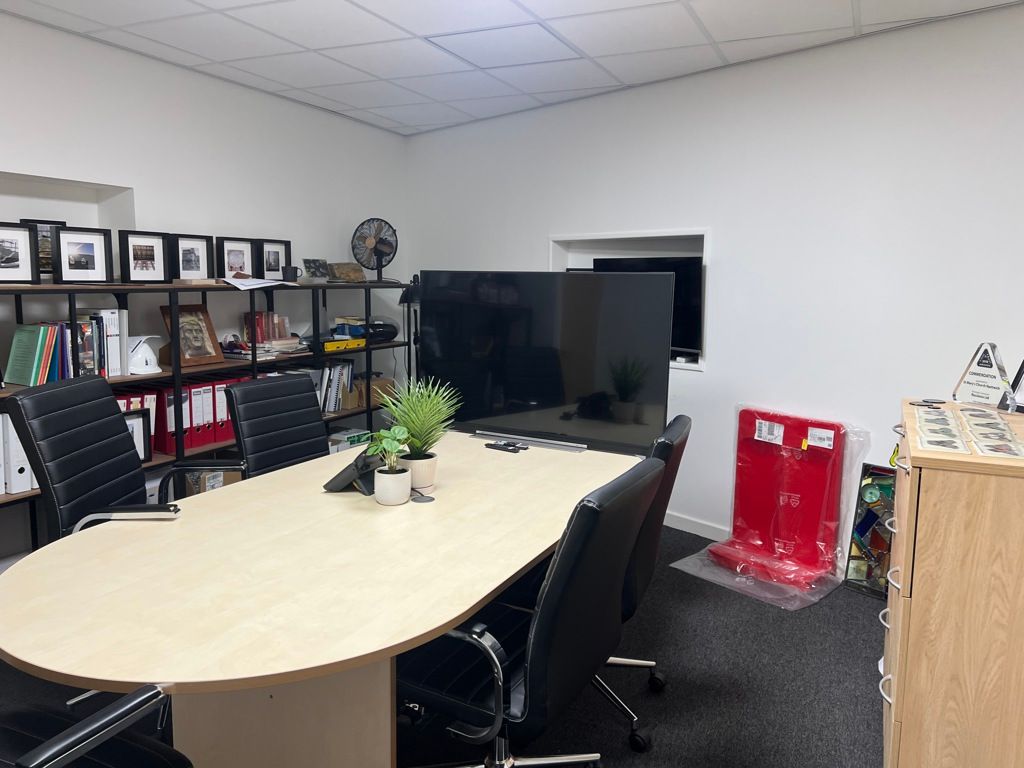 Property photo 2 of 5 Photo 4