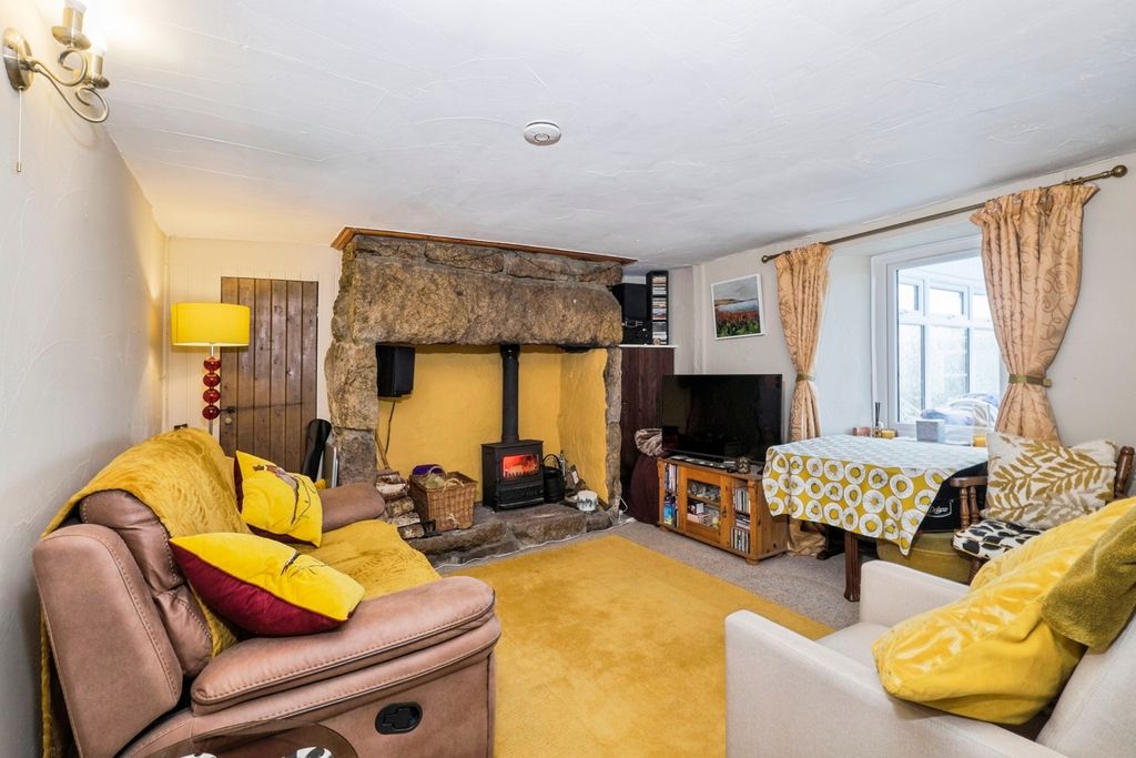 Property photo 2 of 14 Photo