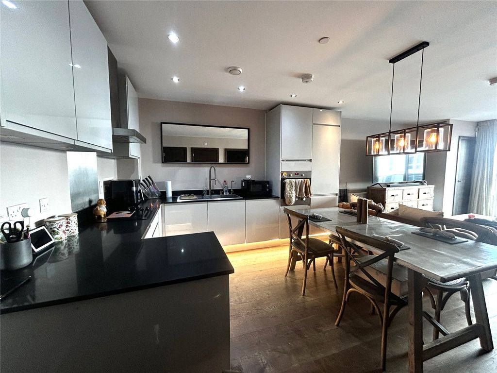 Property photo 1 of 10 Picture No. 11