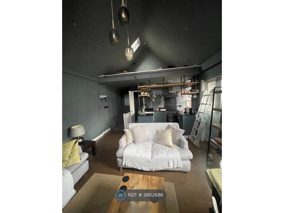 Property photo 2 of 13 Sitting Room